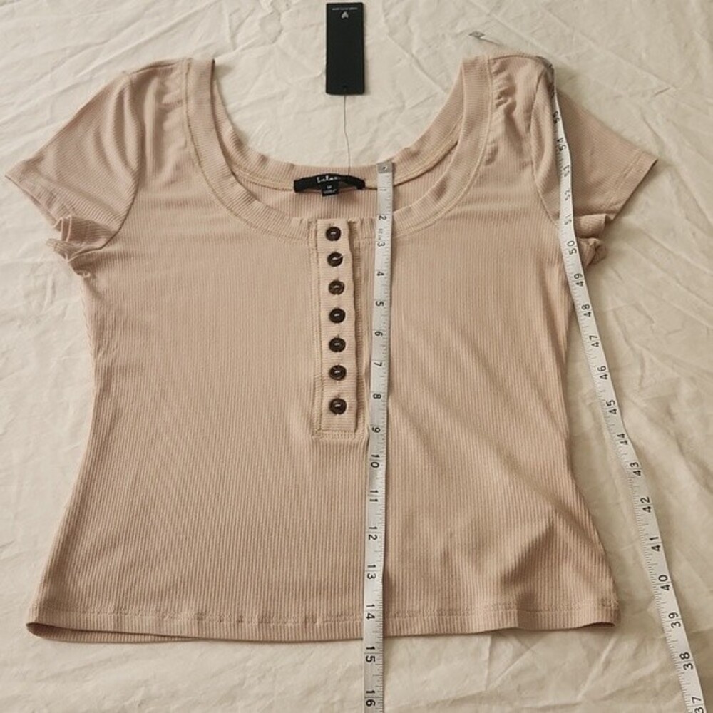Lulus Ribbed Henley Cropped Top T-shirt Blouse Tan Beige size M new with tag - Picture 9 of 11